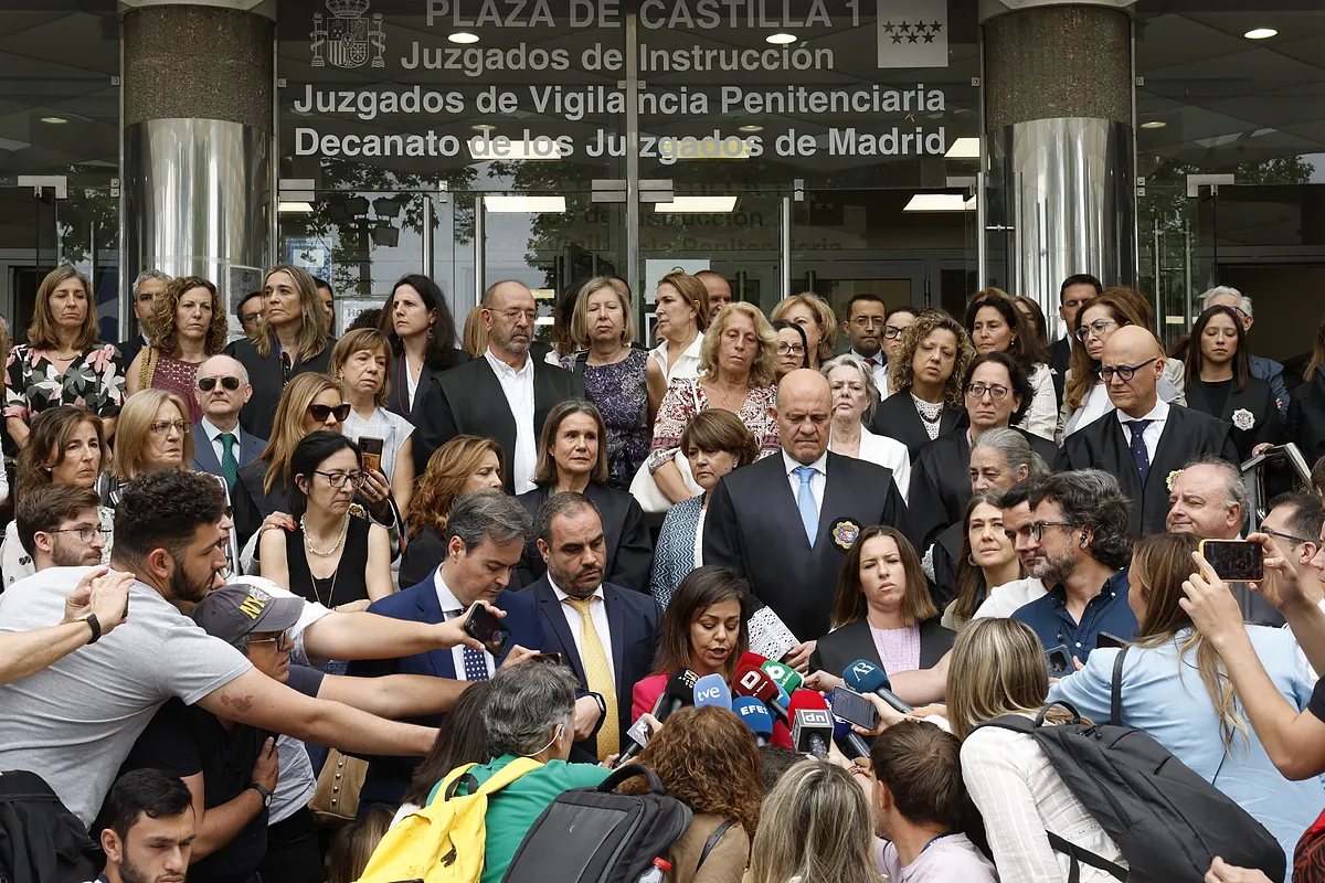 grève - Juges et procureurs annoncent une grève de trois jours en juillet "pour défendre l'État de droit" et s'opposer aux réformes du ministre Bolaños.