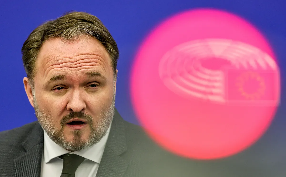 gaz - Bruxelles interdit l'importation de gaz russe et affirme que Naturgy et Repsol pourront rompre leurs contrats sans indemniser Poutine en invoquant la "force majeure"