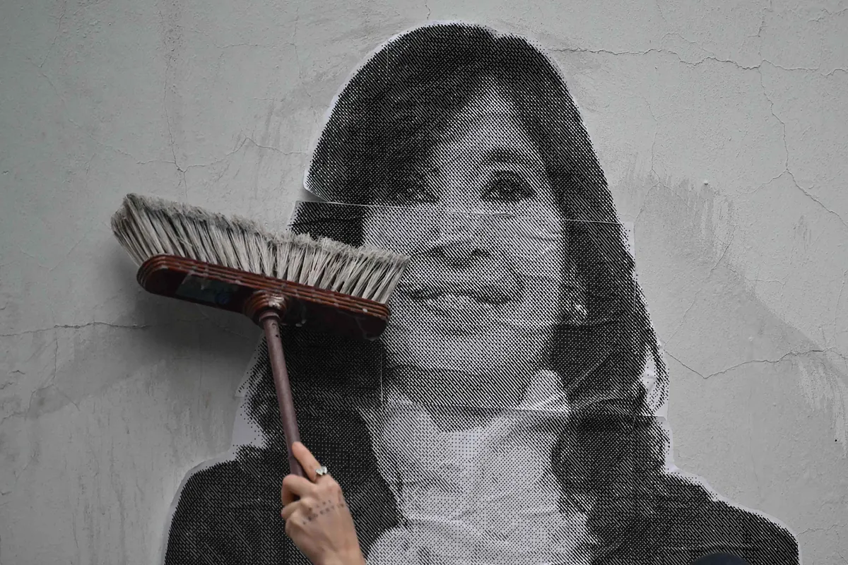détention - Cristina Kirchner, en détention à domicile avec un bracelet électronique