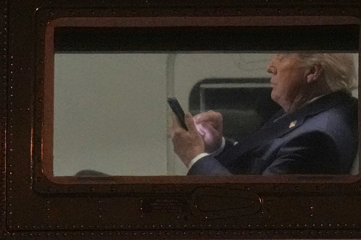 smartphone - Les Dangers Cachés du "smartphone" Annoncé par Donald Trump
