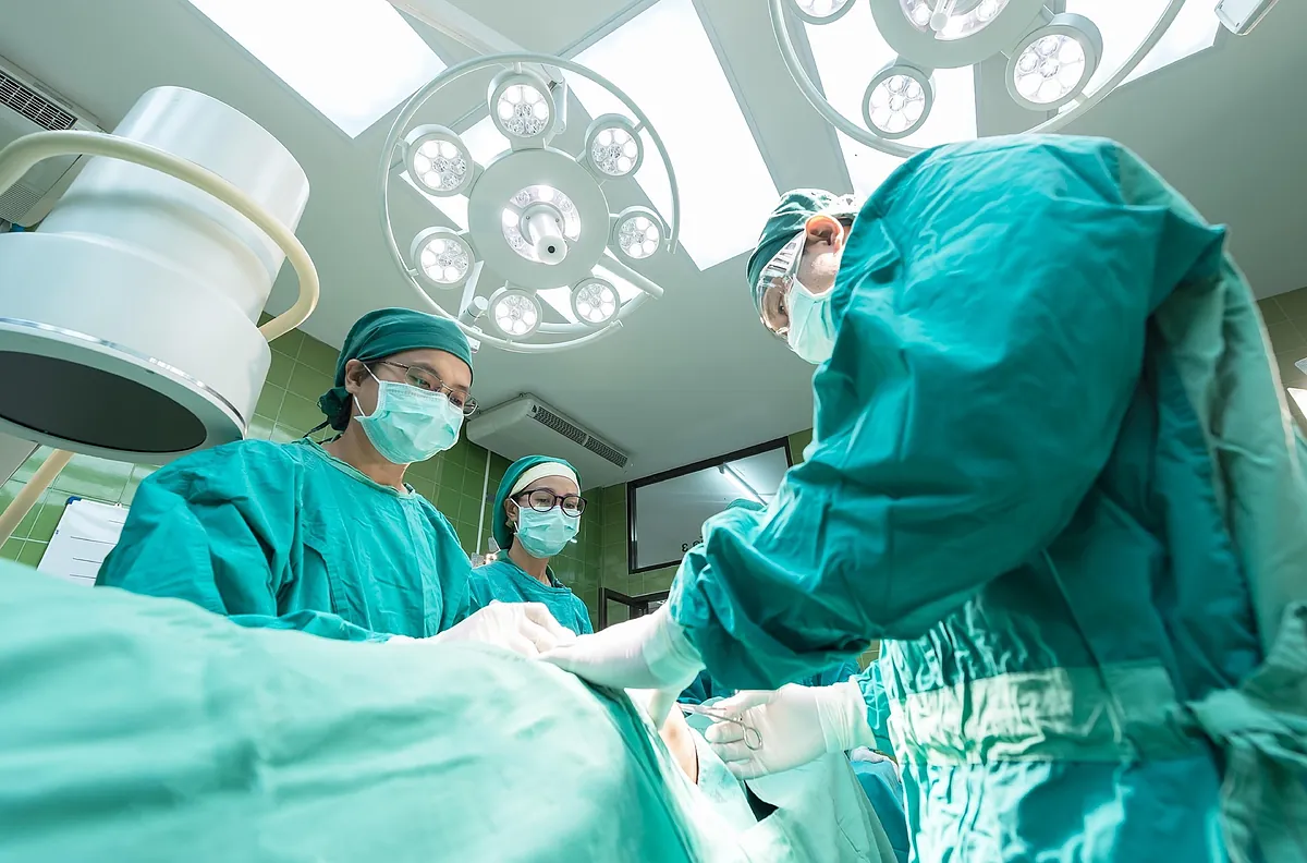 indemnité - Ni médecins ni fonctionnaires : La sécurité sociale accorde une indemnité à 100 % du salaire à ce nouveau groupe de travailleurs à partir de 2025 (et peu le savent)