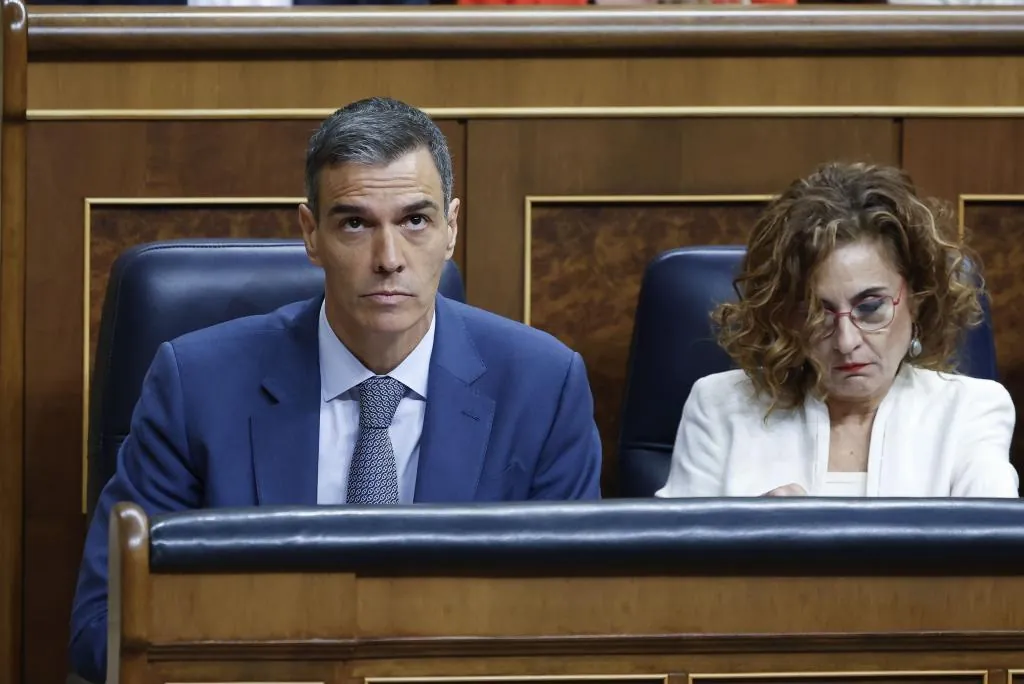 défense - Sánchez informe à l'OTAN qu'il ne s'engage pas à atteindre l'exigence de 5 % du PIB pour la défense, car cela nuirait à l'État de bien-être.