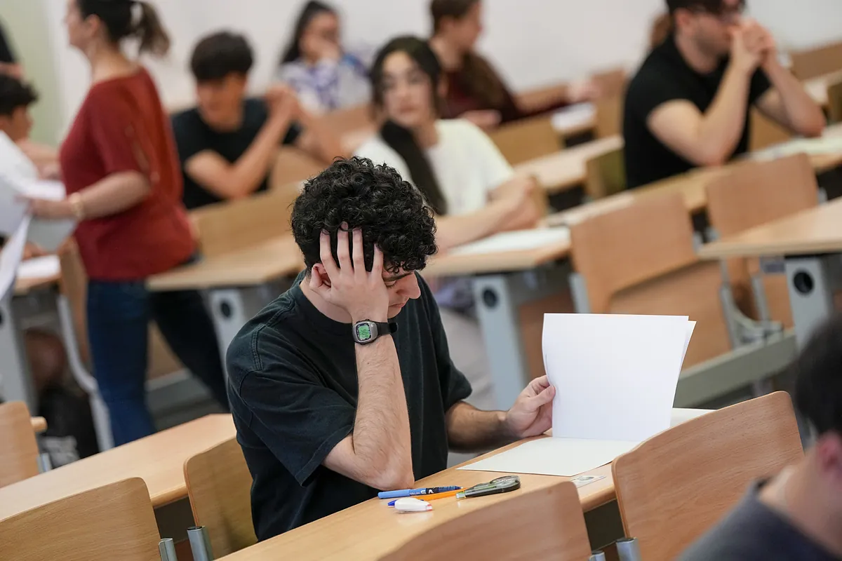 universités - La note de la sélection baisse de 0,5 point dans les universités de Madrid : les étudiants évitent les filières les plus prisées par crainte de ne pas être admis.