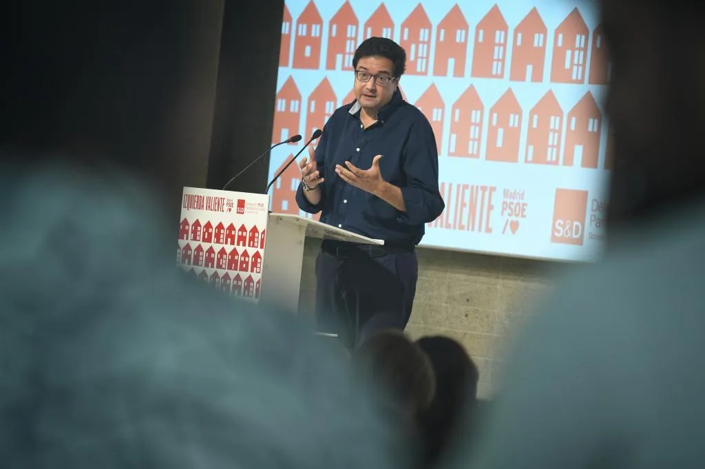 Sánchez - Óscar López affirme que Sánchez "est fort" et "va continuer" : "nous ne pouvons pas laisser la tache de quelques-uns entacher un effort collectif"