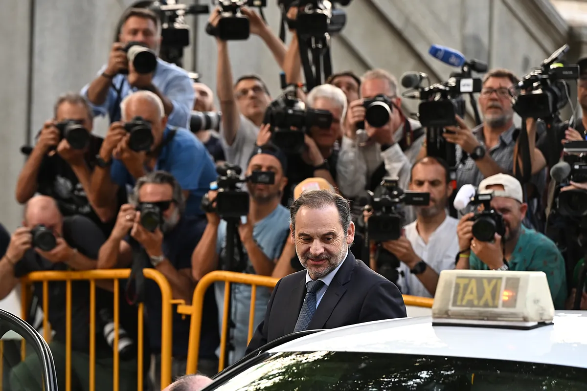 Anticorruption - Ábalos a contacté l'Anticorruption pour collaborer, mais il craint maintenant de se confronter à Koldo.