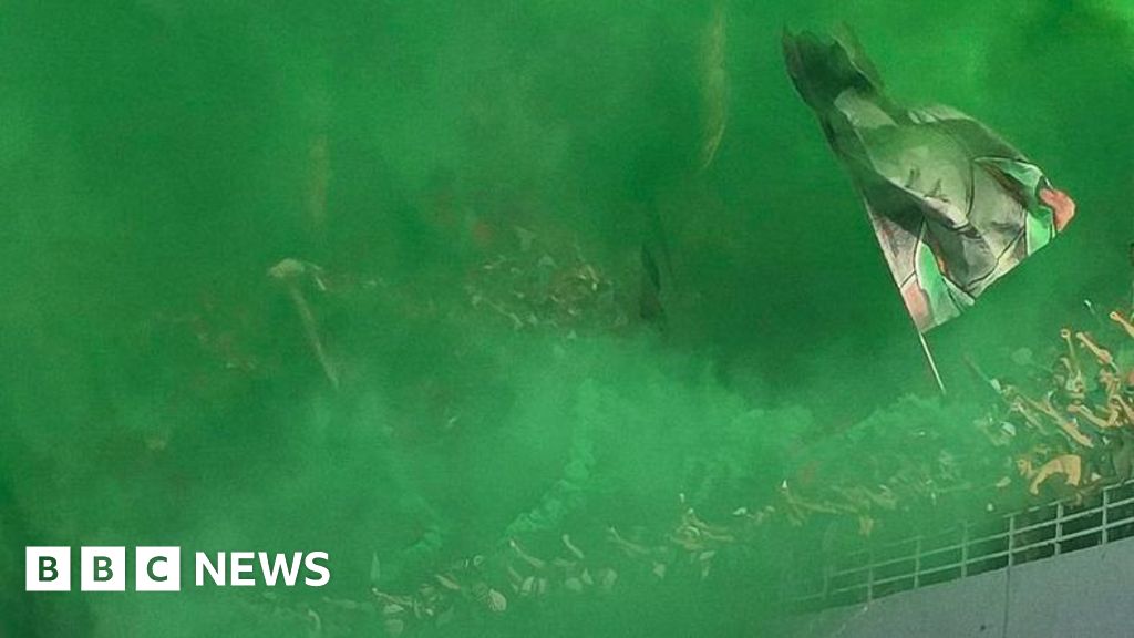 Football - Trois Fans Meurent Dans La Chute D'un Stade De Football En Algérie