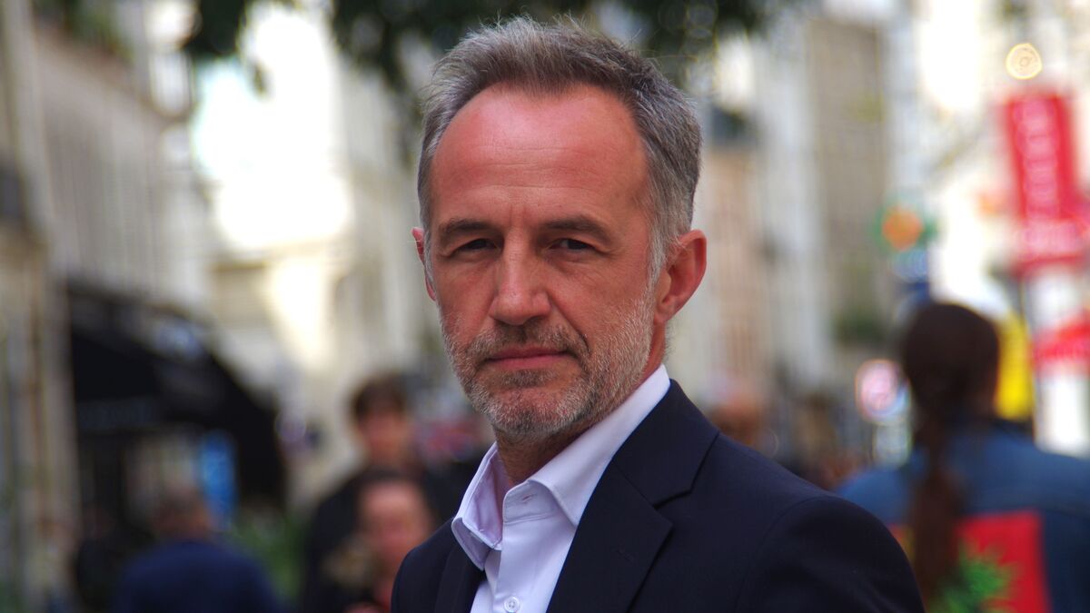 policiers - Des policiers en fatbike, d'immenses axes végétalisés… Voici le programme d'Emmanuel Grégoire pour les municipales à Paris
