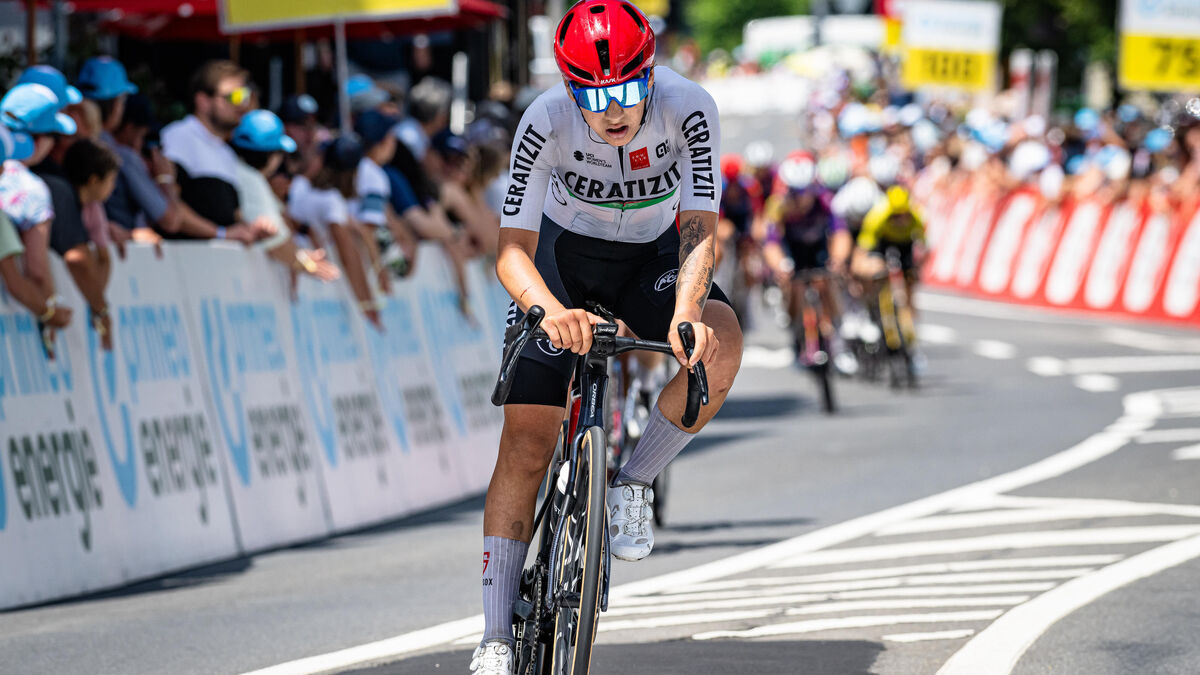 Championnat - Une Démonstration Émouvante De Solidarité : Des Afghanes Au Départ Des Championnats De France De Cyclisme