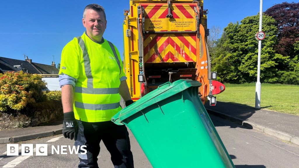 camions - Des camions chargés de déchets écossais seront envoyés en Angleterre, selon des experts.