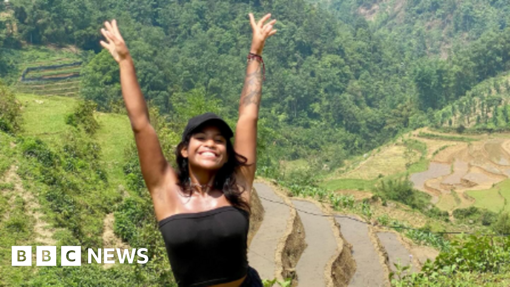 touriste - Les secouristes recherchent un touriste brésilien sur un volcan indonésien