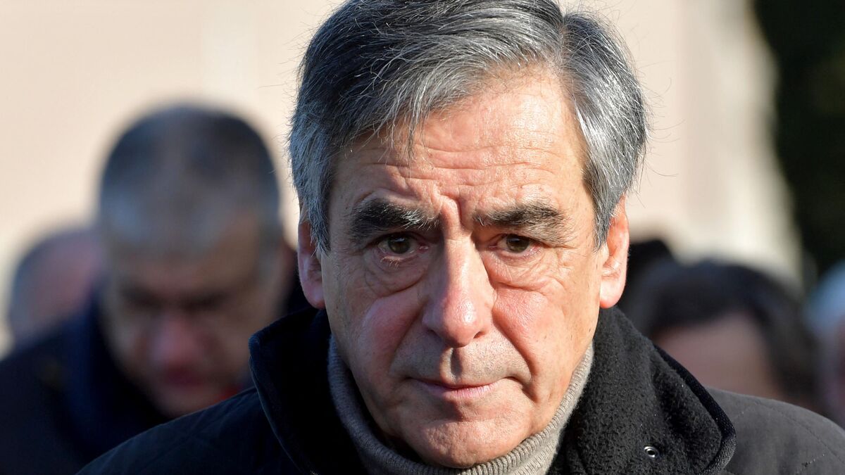 Emploi - Emploi fictif : François Fillon condamné à 4 ans de prison avec sursis, 370 000 euros d’amende et 5 ans d’inéligibilité