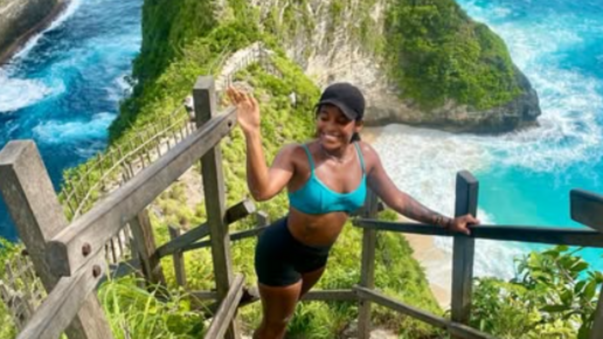 touriste - Une touriste de 26 ans coincée depuis trois jours à 500 m de profondeur dans un volcan actif d'Indonésie