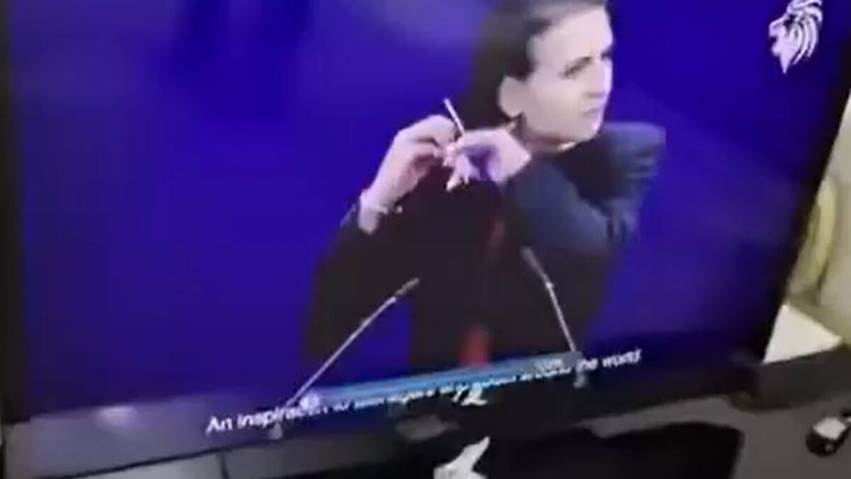 Femmes - Femmes Non Voilées, Révolte Populaire : Les Médias Iraniens Annoncent un Piratage Temporaire de la Télévision d'État par Israël