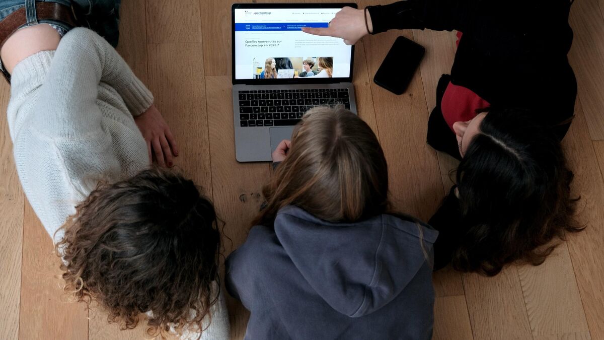 orientation - Parcoursup : 85 % des jeunes estiment subir leur orientation