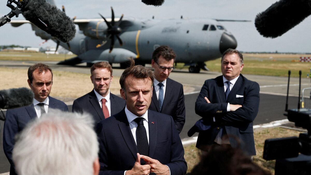 Parlement - Situation Internationale : Macron Prend L'Initiative De Demander Un Débat Au Parlement, Réunissant Les Formations Politiques