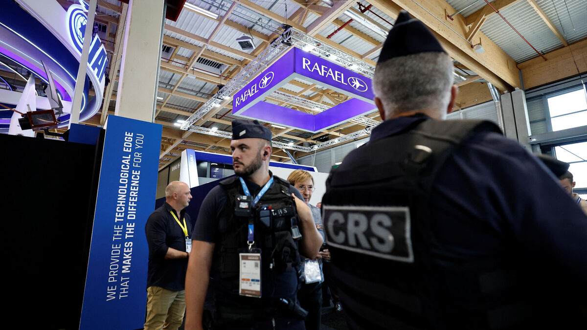 armement - Polémique au Salon du Bourget : Israël dément un accord sur l'exposition d'armement exclusivement défensif.