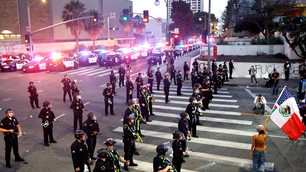 Los - Los Angeles sous couvre-feu après les violences : Trump estime que la ville est envahie par des « ennemis étrangers »