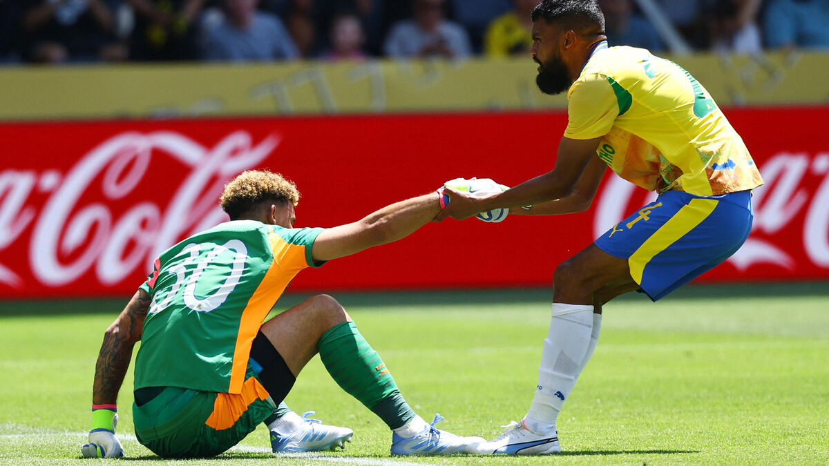 gardien - Mamelodi Sundowns - Dortmund (3-4) : La boulette du gardien sud-africain dans un match à sept buts
