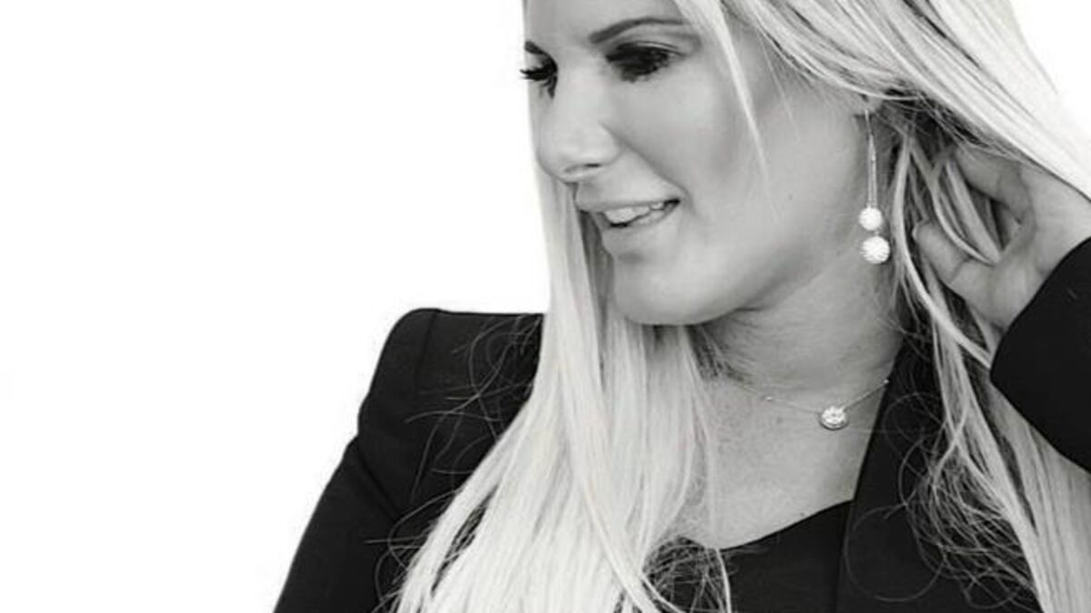 immobilière - L’agente immobilière Sara Burack, star de Netflix, victime d'un chauffard