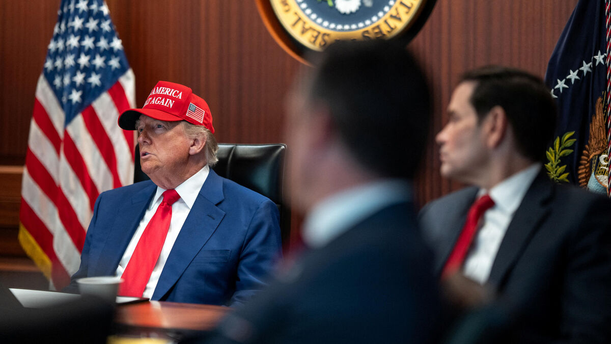 Casquette - Casquette Rouge et Air Concentré : Les Images de la « Situation Room », Où Donald Trump a Approuvé les Frappes Contre l'Iran