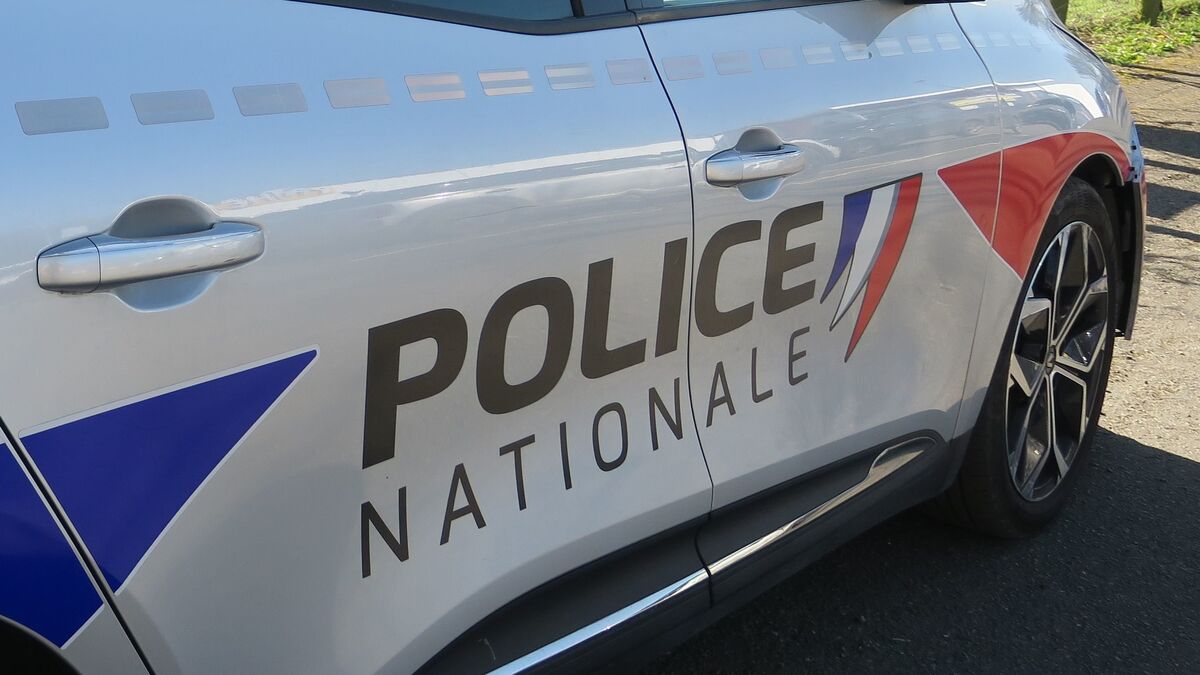 rapppeur - Garde à vue pour le rappeur Latapta 92 après avoir été filmé en train d’uriner sur un véhicule de police