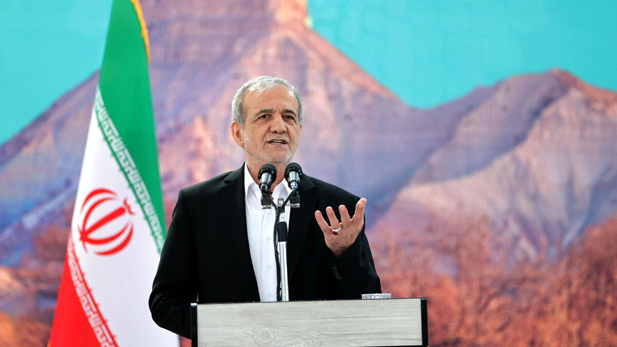 Président - Le Président iranien répond à Macron et affirme que les droits nucléaires de l'Iran ne peuvent être retirés « par la guerre »