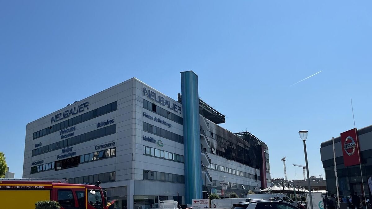 véhicules - Saint-Denis : Plus de 40 véhicules détruits dans l'incendie de la concession Neubauer