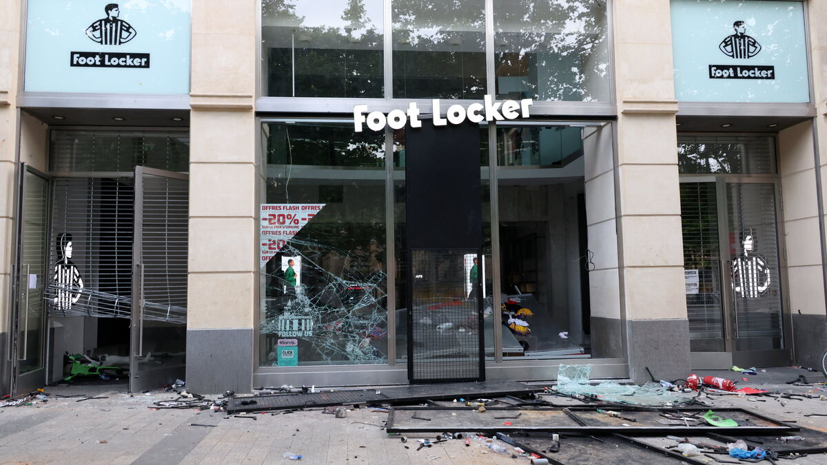 Foot - Saccage de Foot Locker après le sacre du PSG : mandat de dépôt pour trois pillards, clémence du tribunal pour un quatrième
