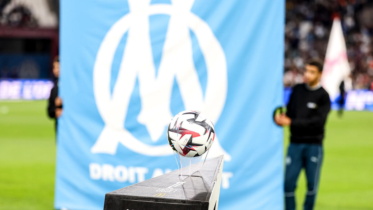 maillot - Ligue 1 : L'Olympique de Marseille dévoile son nouveau maillot au design résolument vintage