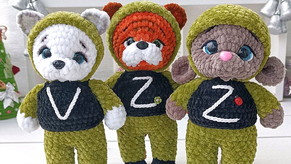 Peluches - Peluches, coloriages, plateau… Les Petits Russes peuvent jouer à « faire la guerre en Ukraine » ?