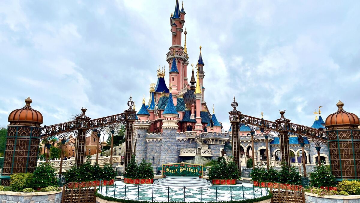 mariage - Faux mariage avec une fillette à Disneyland : le commanditaire de la cérémonie sous enquête