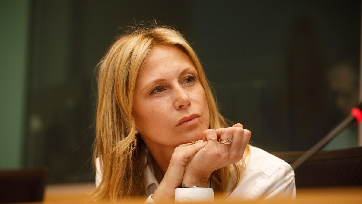 Députée - « À La Moindre Demi-bourde, On Ne Me Ratera Pas » : Julie Taton, Ancienne Animatrice, Évoque Son Quotidien En Tant Que Députée