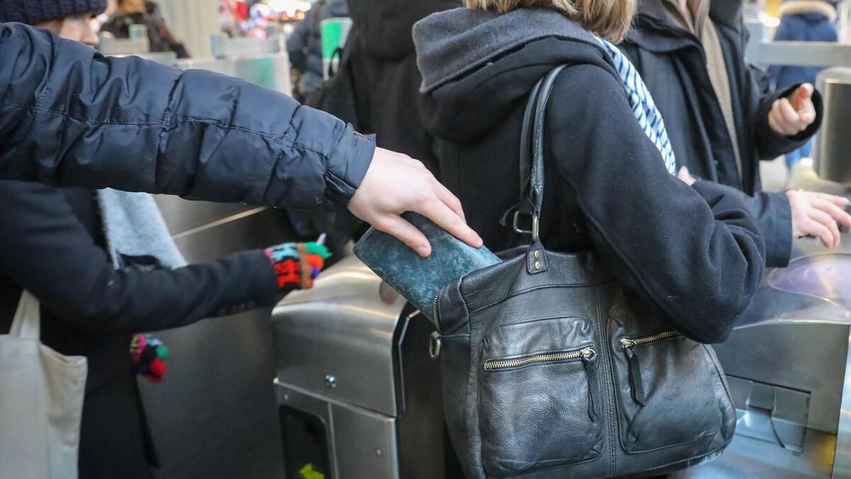 esclavage - Réduits en esclavage, les enfants du clan bosnien forcés de dépouiller les touristes dans le métro