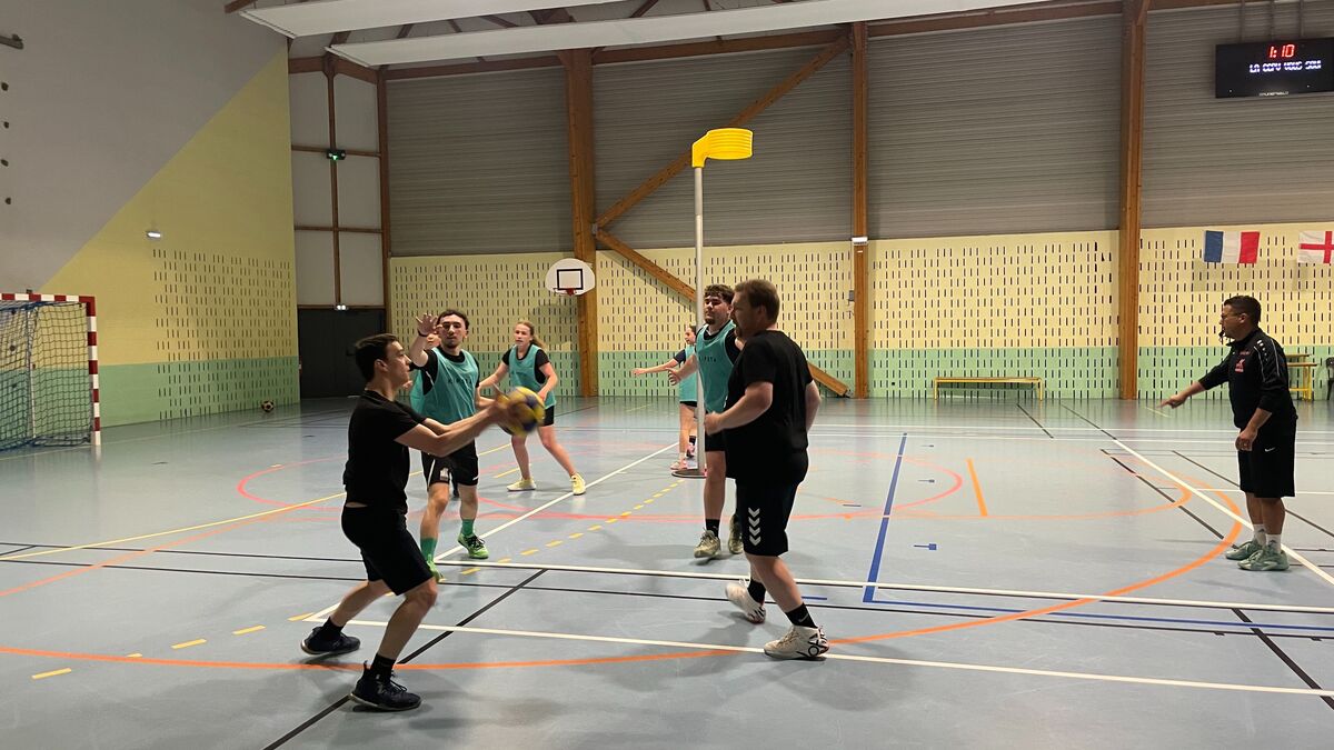 joueur - « Il ne peut pas y avoir un joueur perso » : Qu'est-ce que le korfbal, ce sport méconnu venu des Pays-Bas ?