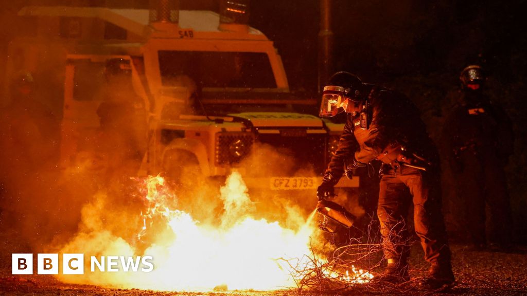 arrestations - Vingt-neuf arrestations effectuées suite aux récents troubles en Irlande du Nord