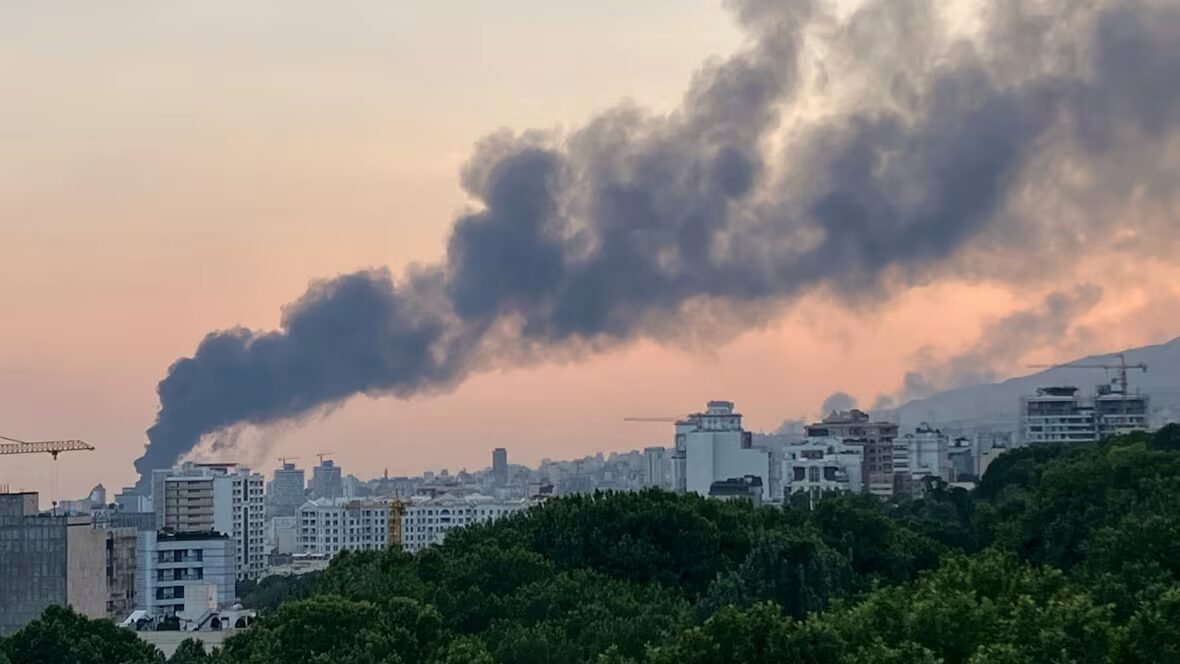 médecin - Un médecin de Hamilton rentrant au Canada pensait qu'il serait tué en fuyant Téhéran pendant les bombardements