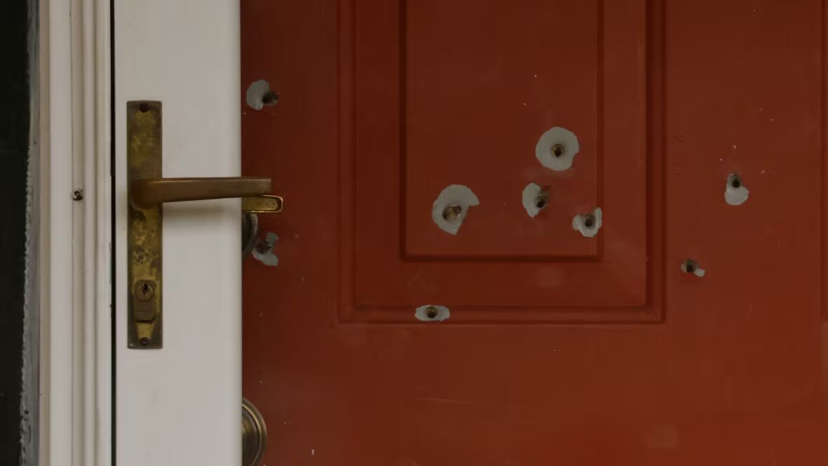 violence - La violence politique aux États-Unis frappe maintenant à nos portes, avec des conséquences mortelles.