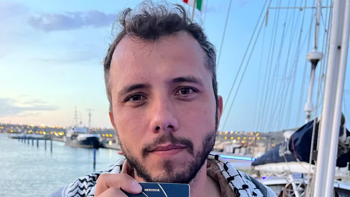 aide - Cet activiste a passé 4 jours éprouvants en détention israélienne, mais il affirme qu'il réessayera d'apporter de l'aide à Gaza.