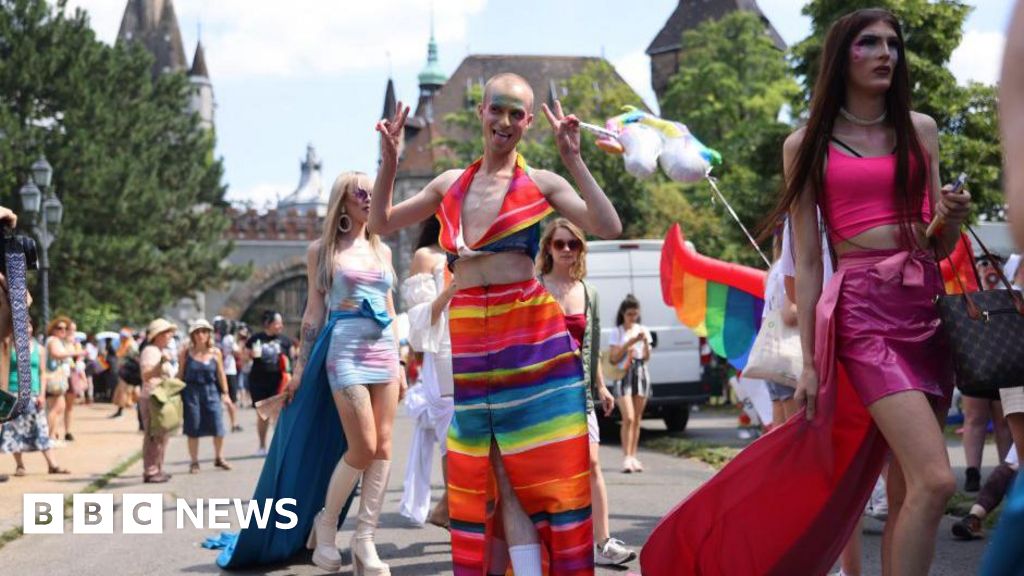 marche - La police interdit la marche des fiertés à Budapest, mais le maire promet qu'elle aura lieu.