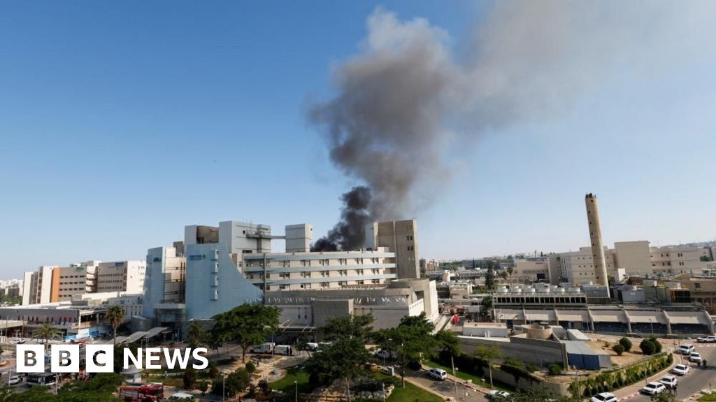 hôpital - « J'étais allongé dans mon lit... Le plafond s'est effondré » : Sur les lieux de l'hôpital israélien frappé par une attaque iranienne