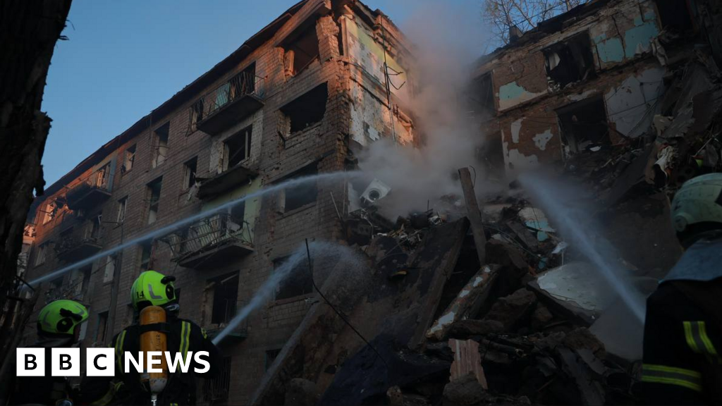 Kyiv - Quatre personnes tuées à Kyiv lors d'une nouvelle attaque aérienne russe