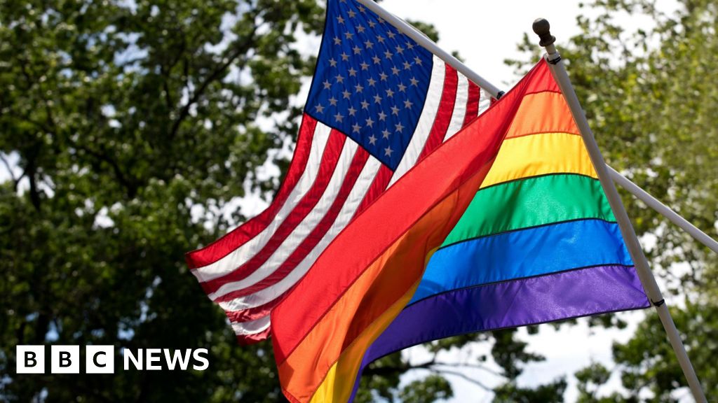 Financement - Trump Met Financement Pour L'Option Jeunesse LGBTQ Sur La Ligne Nationale De Prévention Du Suicide