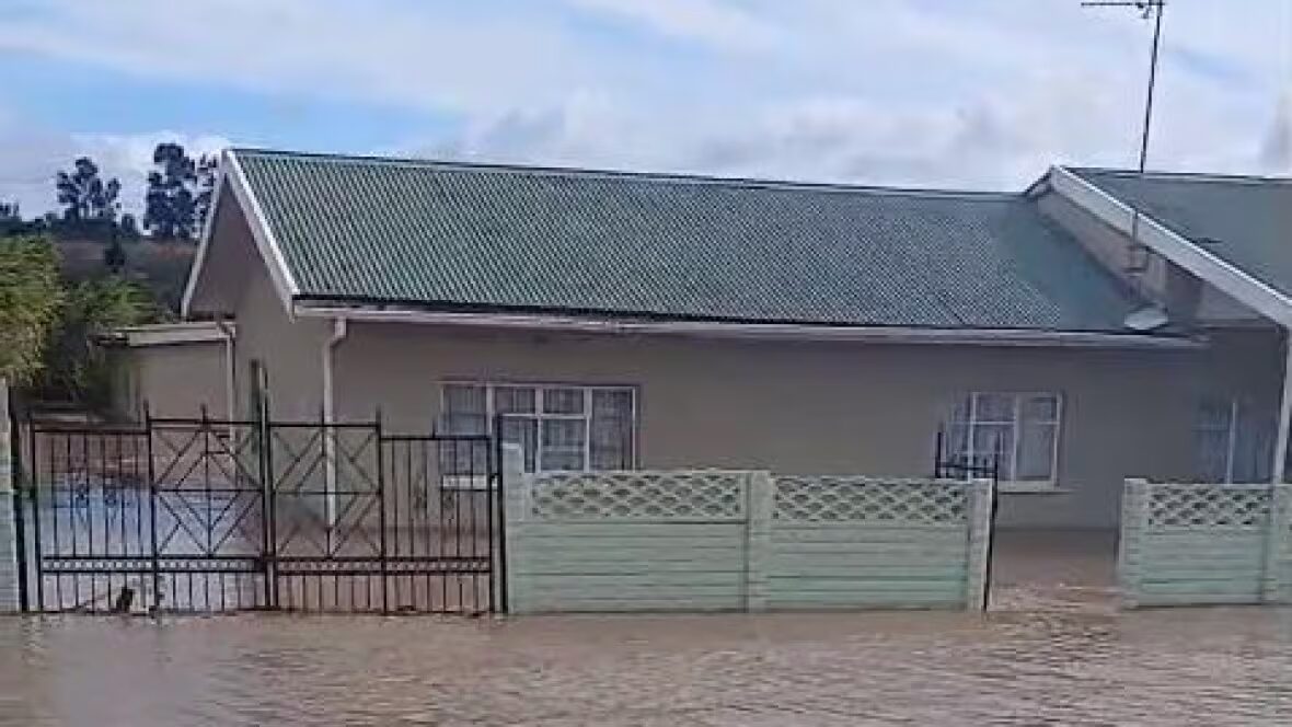 inondation - « Il n'y avait rien que nous puissions faire, déclare une Sud-Africaine qui a vu les eaux de crue envahir son domicile »