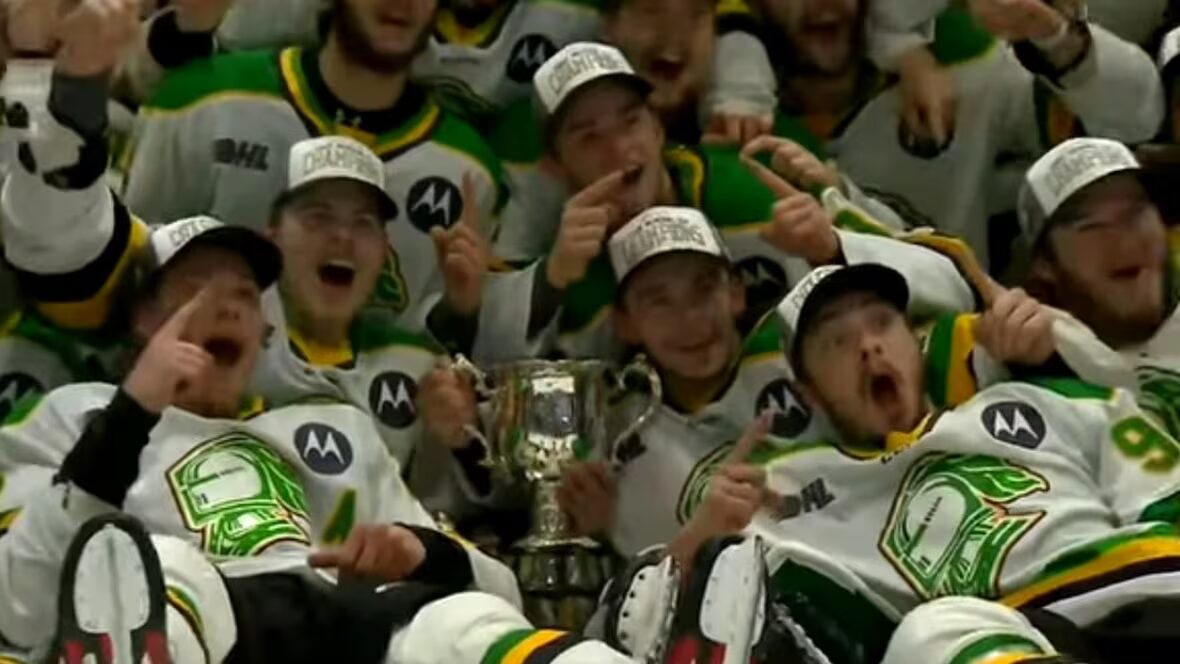 Coupe - Les London Knights célèbrent leur 3ème victoire en Coupe Memorial