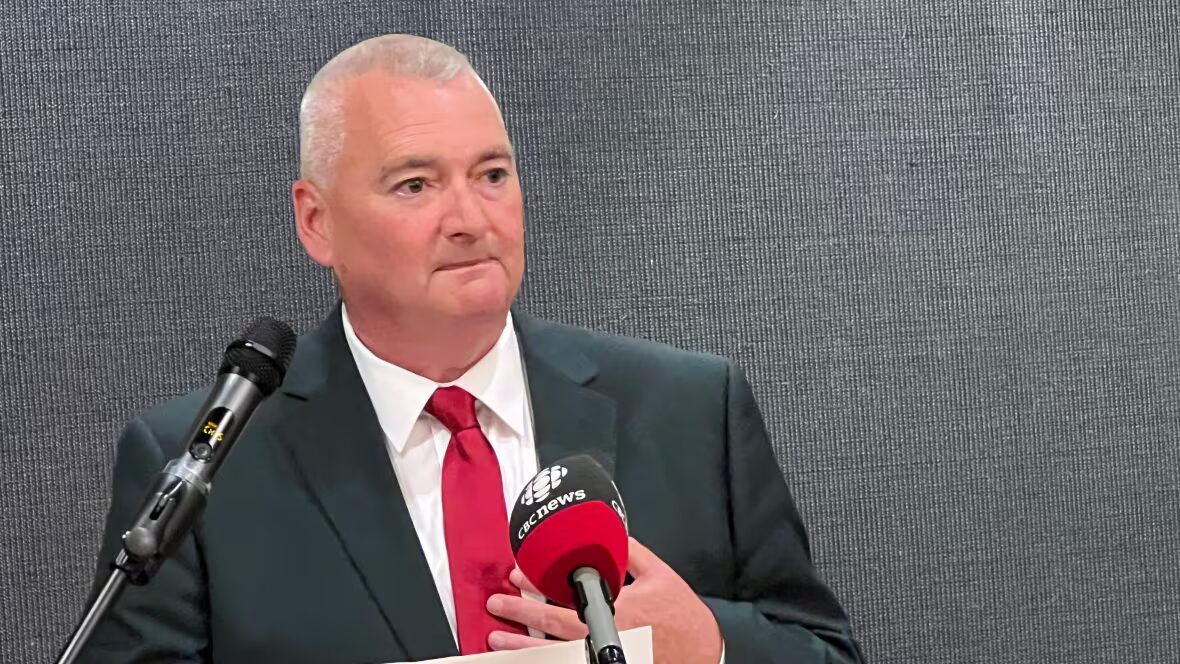 Leader - Mike Pemberton Élu Leader Du Parti Libéral Du Yukon