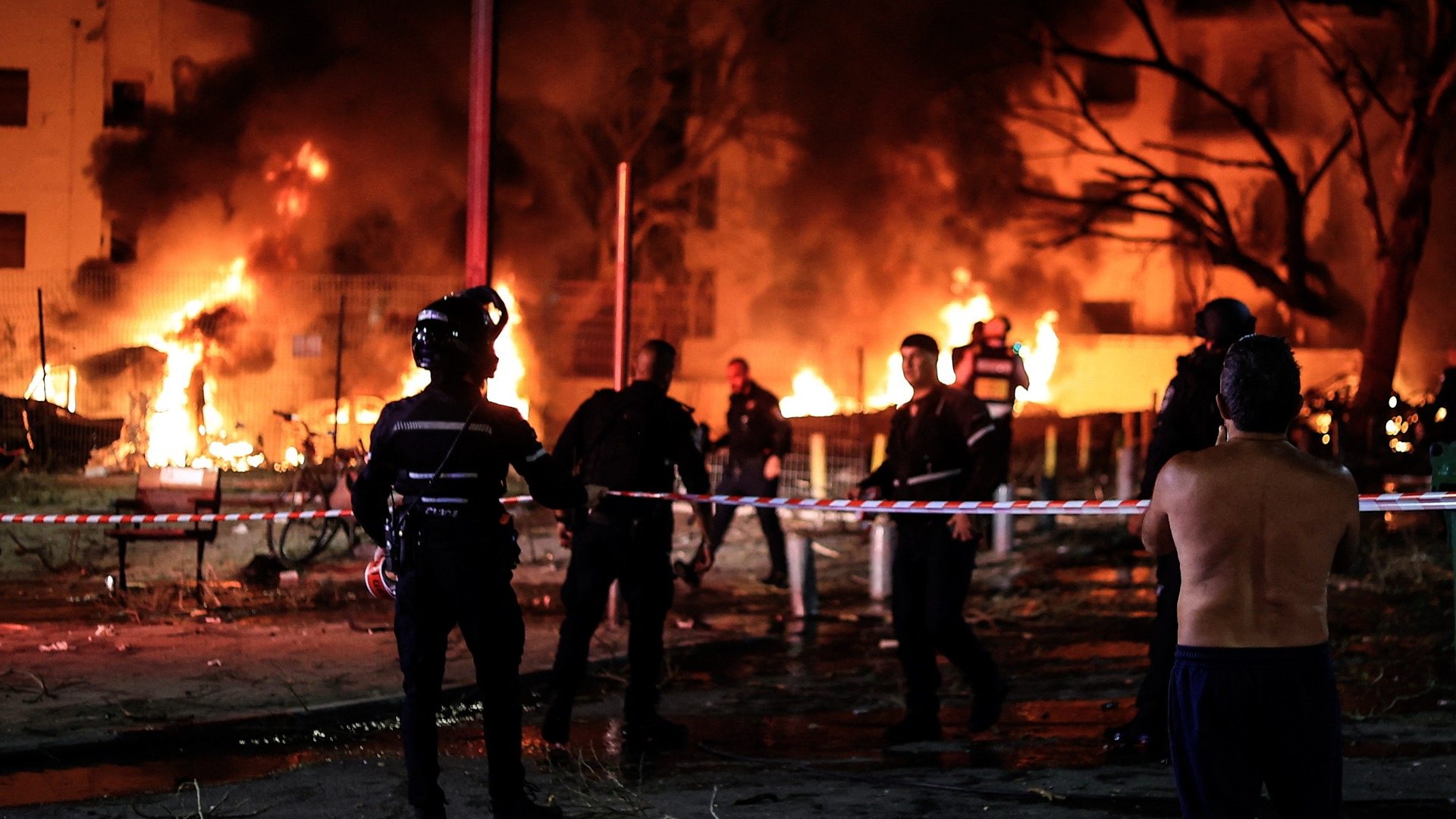Israël - Explosions et dégâts en Israël alors que l'Iran lance de nouvelles frappes aériennes