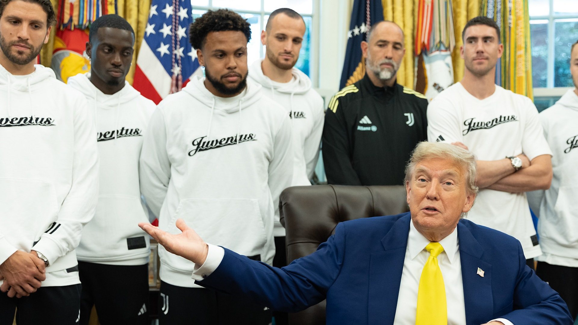Trump - Rencontre Gênante à la Maison Blanche Entre Trump et les Joueurs de la Juventus
