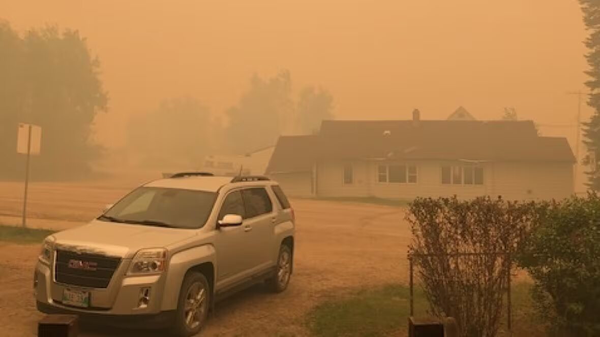 évaluation - Ordre d'évacuation obligatoire émis pour Snow Lake, Manitoba, en raison des incendies de forêt