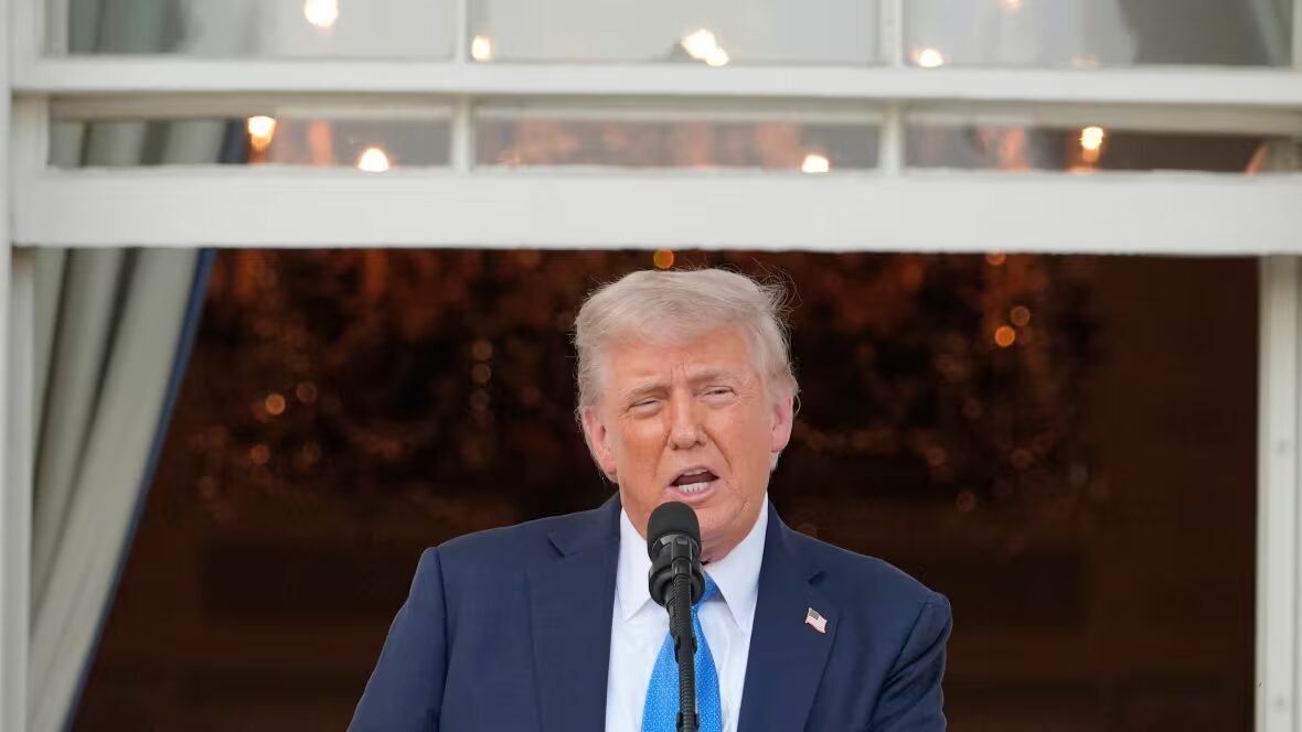 ordre - Trump signe un ordre interdisant l'entrée aux visiteurs de 12 pays à partir de lundi