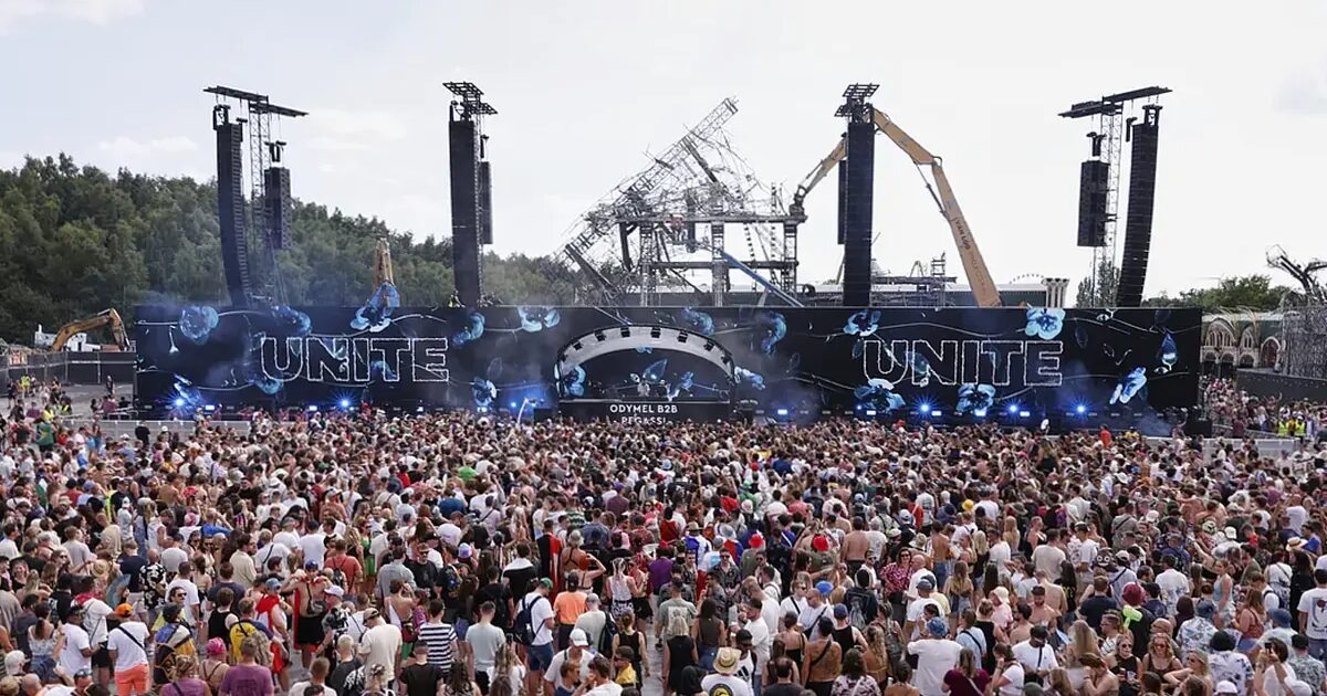 Femme - Une Femme De 35 Ans Meurt Après Un Effondrement Lors De L'Inauguration De Tomorrowland